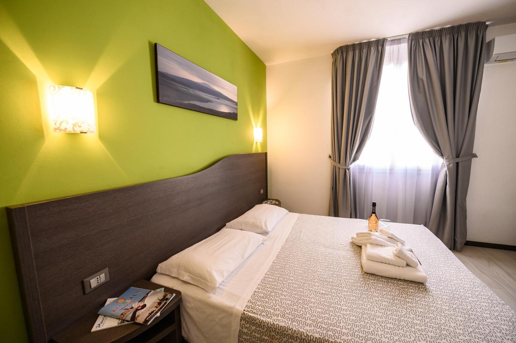Hotel Rainbow Resort مارسالا المظهر الخارجي الصورة